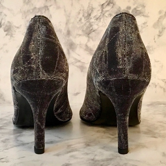 Vaneli di notte Black and Platinum Metallic Plaid Peep-Toe Heels - Picture 5 of 11